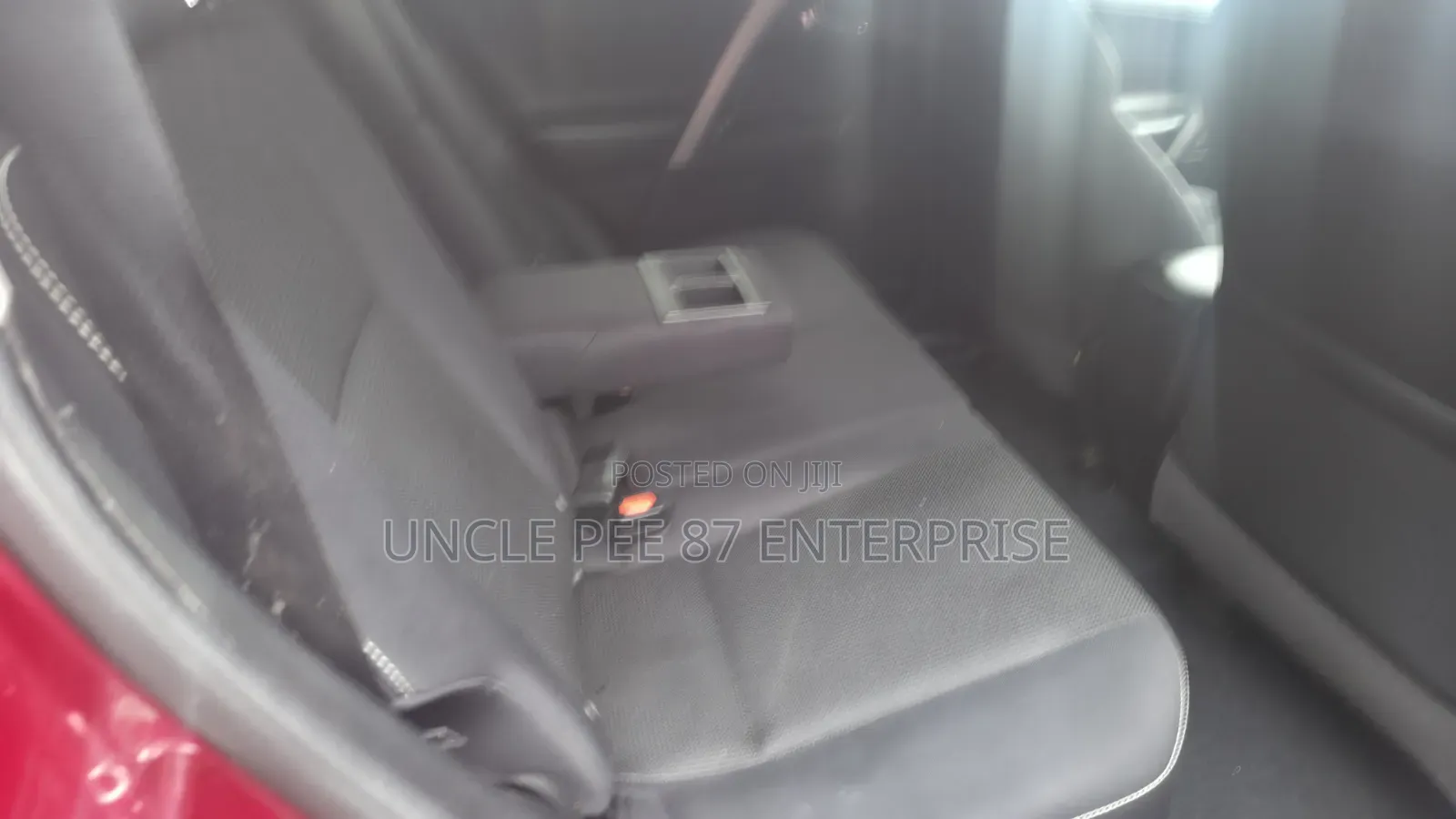 Toyota RAV4 XLE 4dr SUV (2.5L 4cyl 6A) 2018 Red
