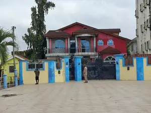 6bdrm Bungalow in UPSA Area for sale