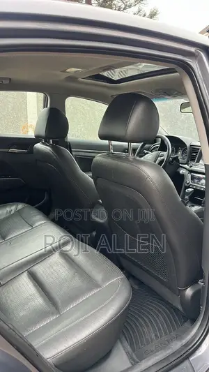 Hyundai Elantra Limited Sedan FWD (2.0L 4cyl 6A) 2017 Blue