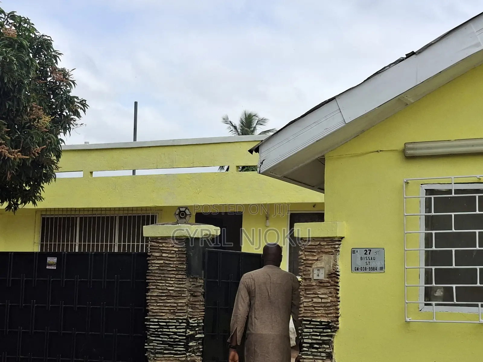 6bdrm Bungalow in UPSA Area for sale