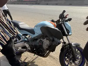 Honda CB 2018 Blue