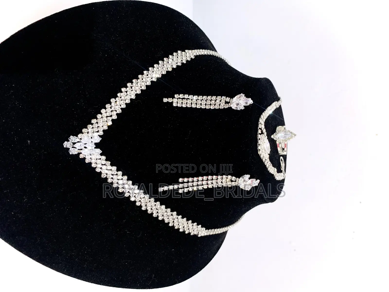 Jewelries and More