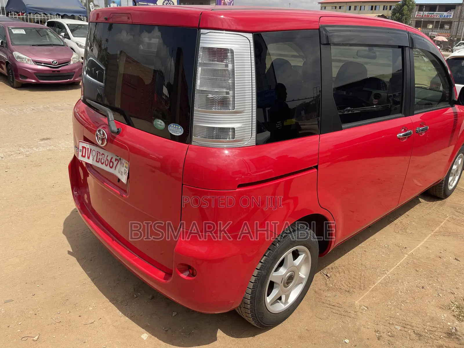 Toyota Sienta 1.5 FWD 2013 Red