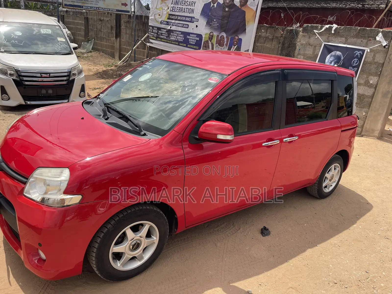 Toyota Sienta 1.5 FWD 2013 Red