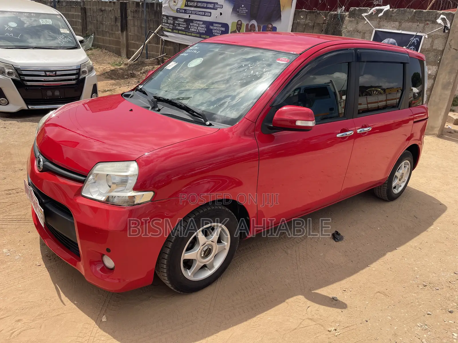Toyota Sienta 1.5 FWD 2013 Red
