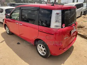 Toyota Sienta 1.5 FWD 2013 Red