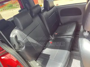 Toyota Sienta 1.5 FWD 2013 Red