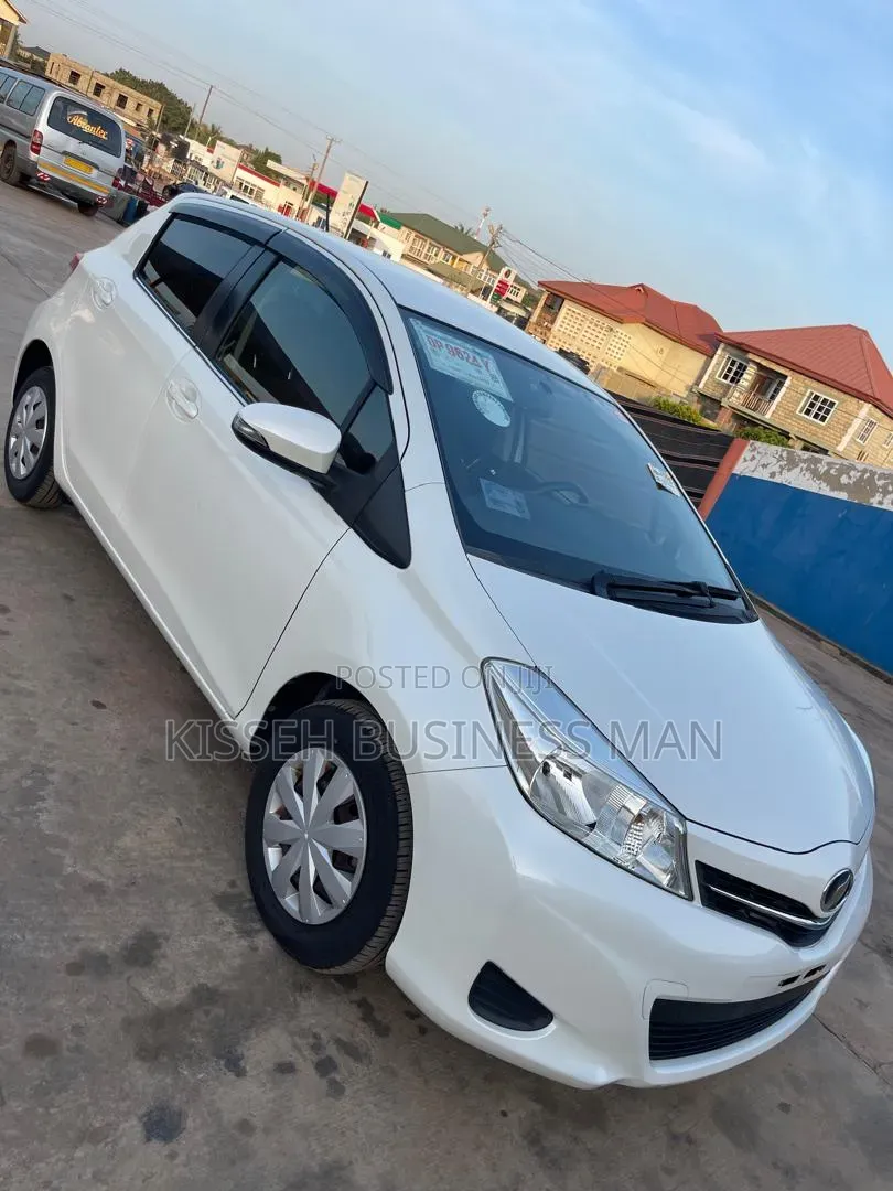 Toyota Vitz 2013 White