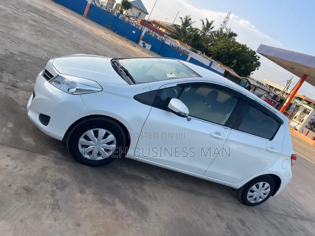 Toyota Vitz 2013 White