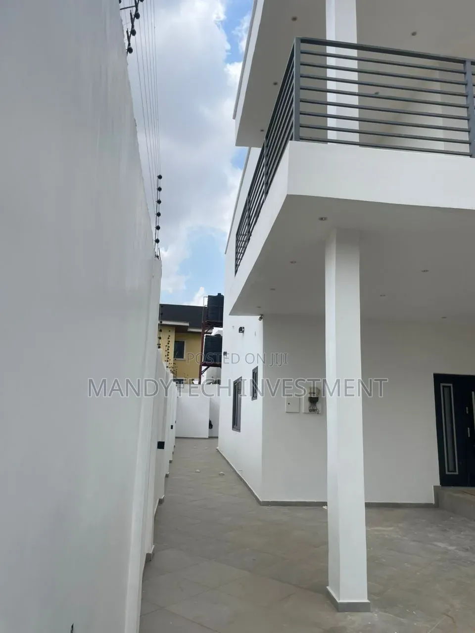 4bdrm Duplex in School Junction for rent