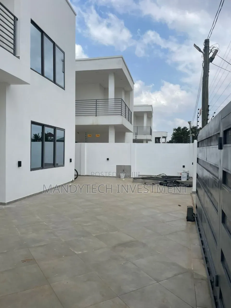 4bdrm Duplex in School Junction for rent