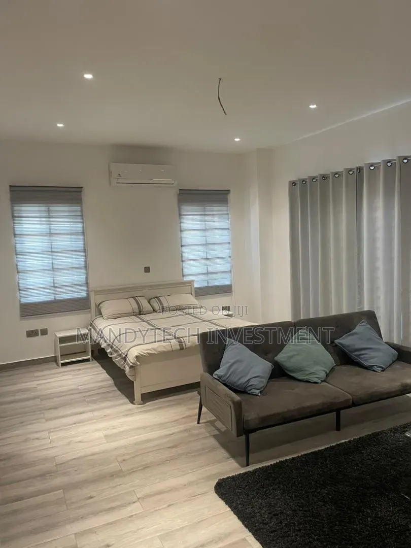 4bdrm Duplex in School Junction for rent