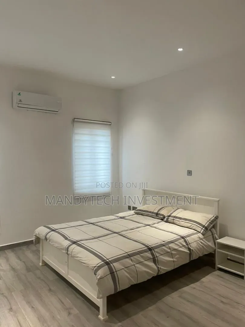4bdrm Duplex in School Junction for rent