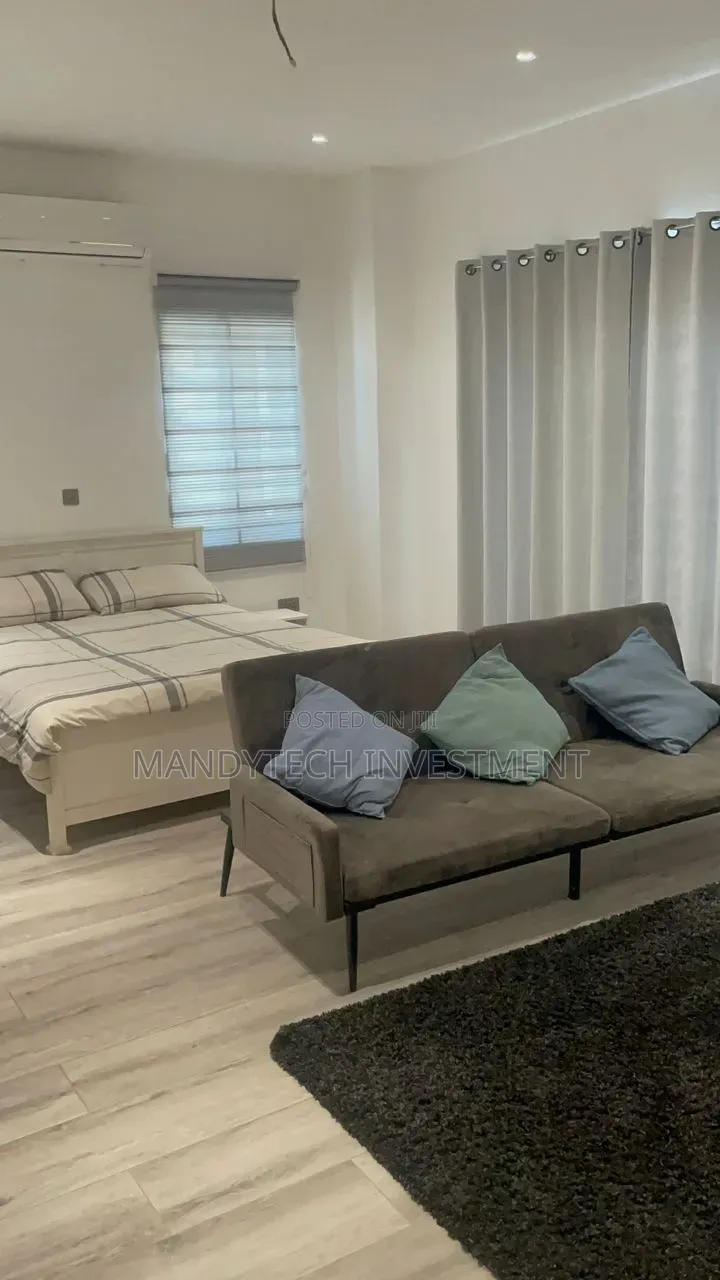 4bdrm Duplex in School Junction for rent