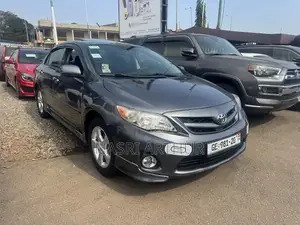 Toyota Corolla S 4dr Sedan (1.8L 4cyl 4A) 2013 Gray