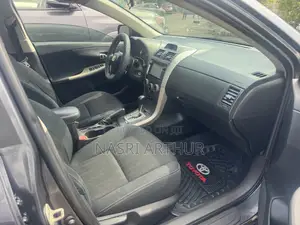Toyota Corolla S 4dr Sedan (1.8L 4cyl 4A) 2013 Gray