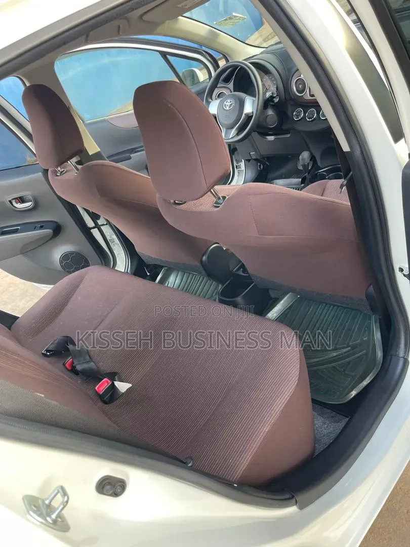 Toyota Vitz 2013 White