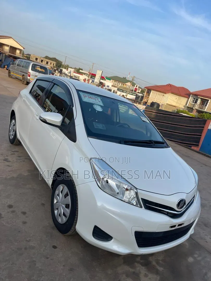 Toyota Vitz 2013 White