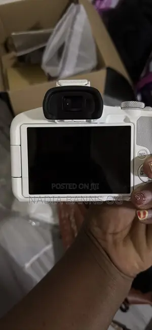 Canon EOS R50 Camera With 18-45mm Lens