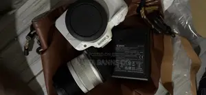 Canon EOS R50 Camera With 18-45mm Lens