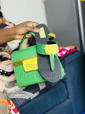 Gucci Slipper + Gucci Bag