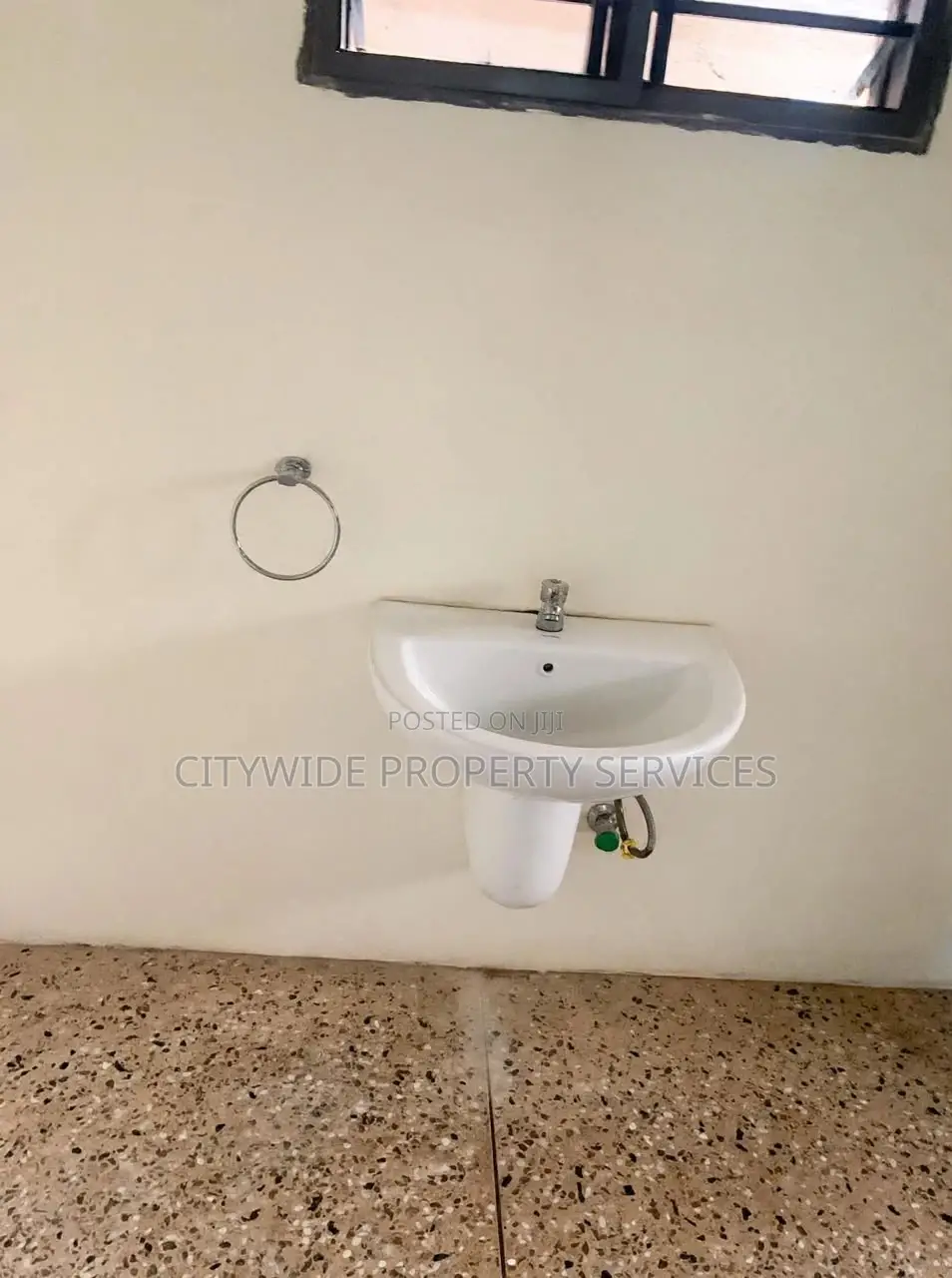 1bdrm Apartment in Adenta, Frafraha for rent