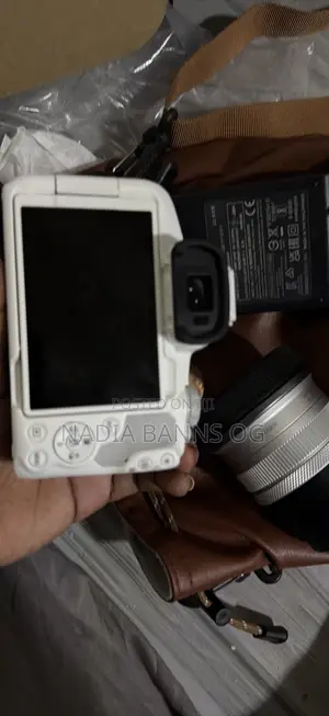 Canon EOS R50 Camera With 18-45mm Lens