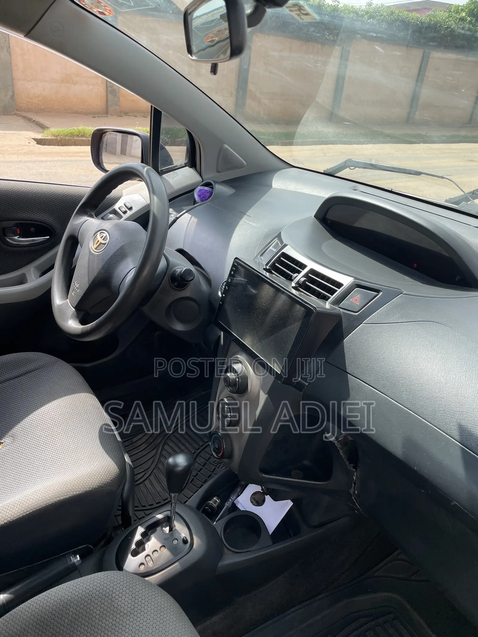 Toyota Vitz 2010