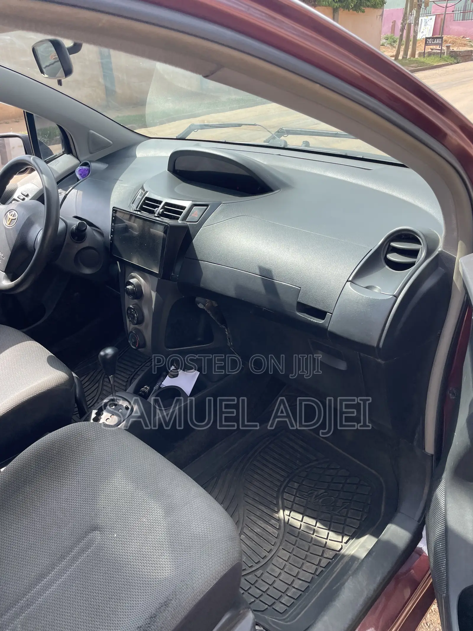 Toyota Vitz 2010