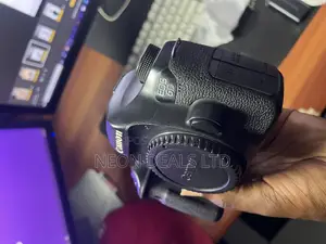 Canon 6D + SD Card and Camera Bag