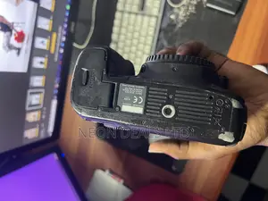 Canon 6D + SD Card and Camera Bag