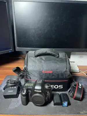 Canon 6D + SD Card and Camera Bag