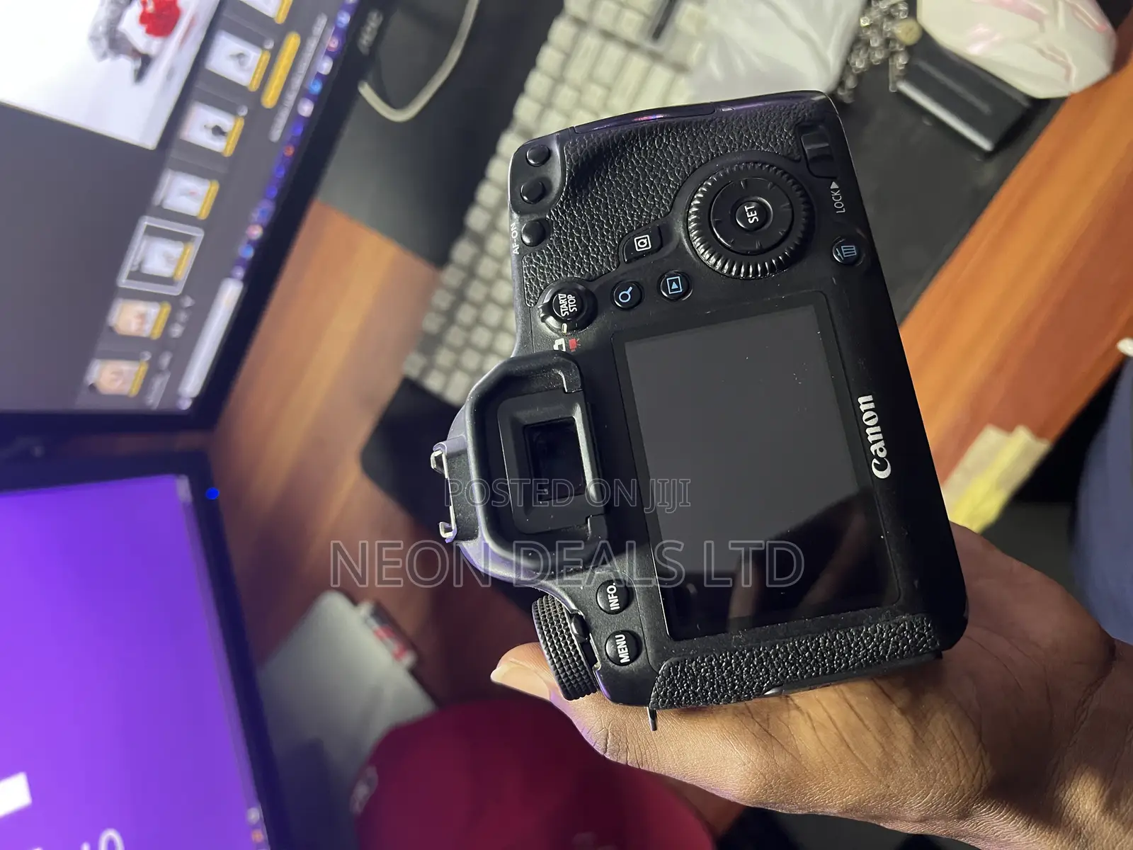 Canon 6D + SD Card and Camera Bag