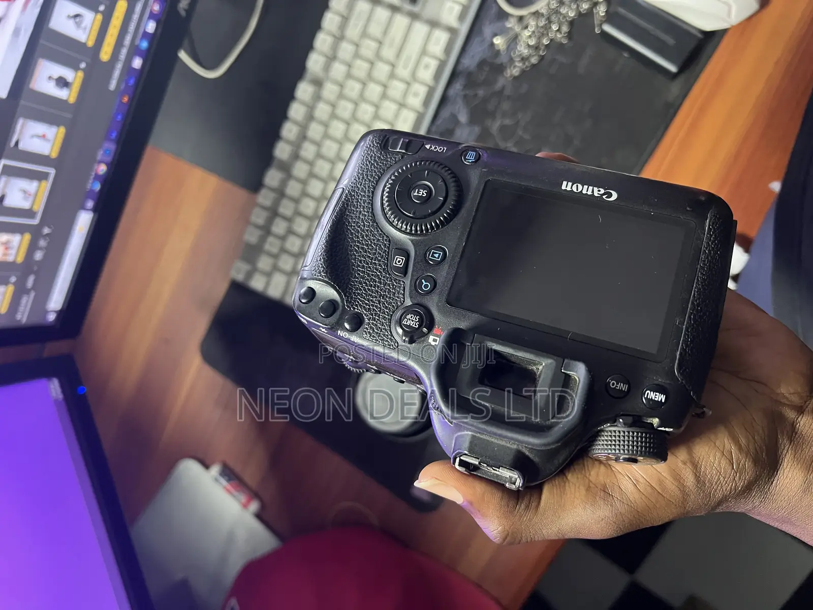Canon 6D + SD Card and Camera Bag