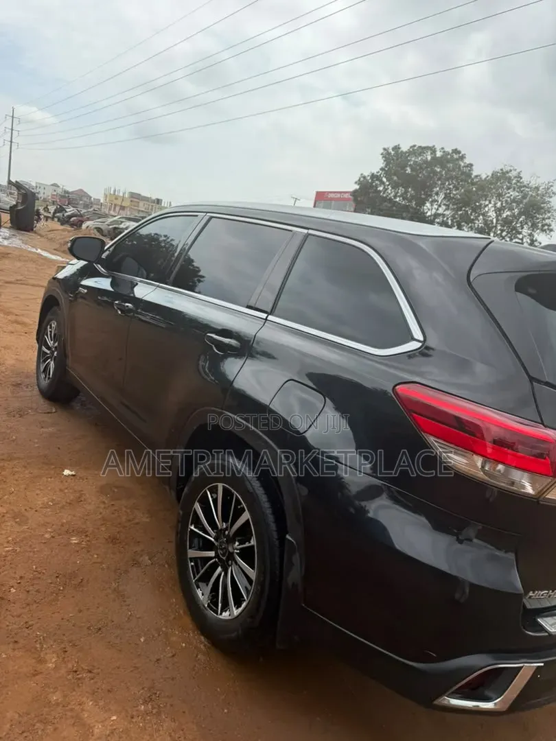 Toyota Highlander XLE 2019 Black