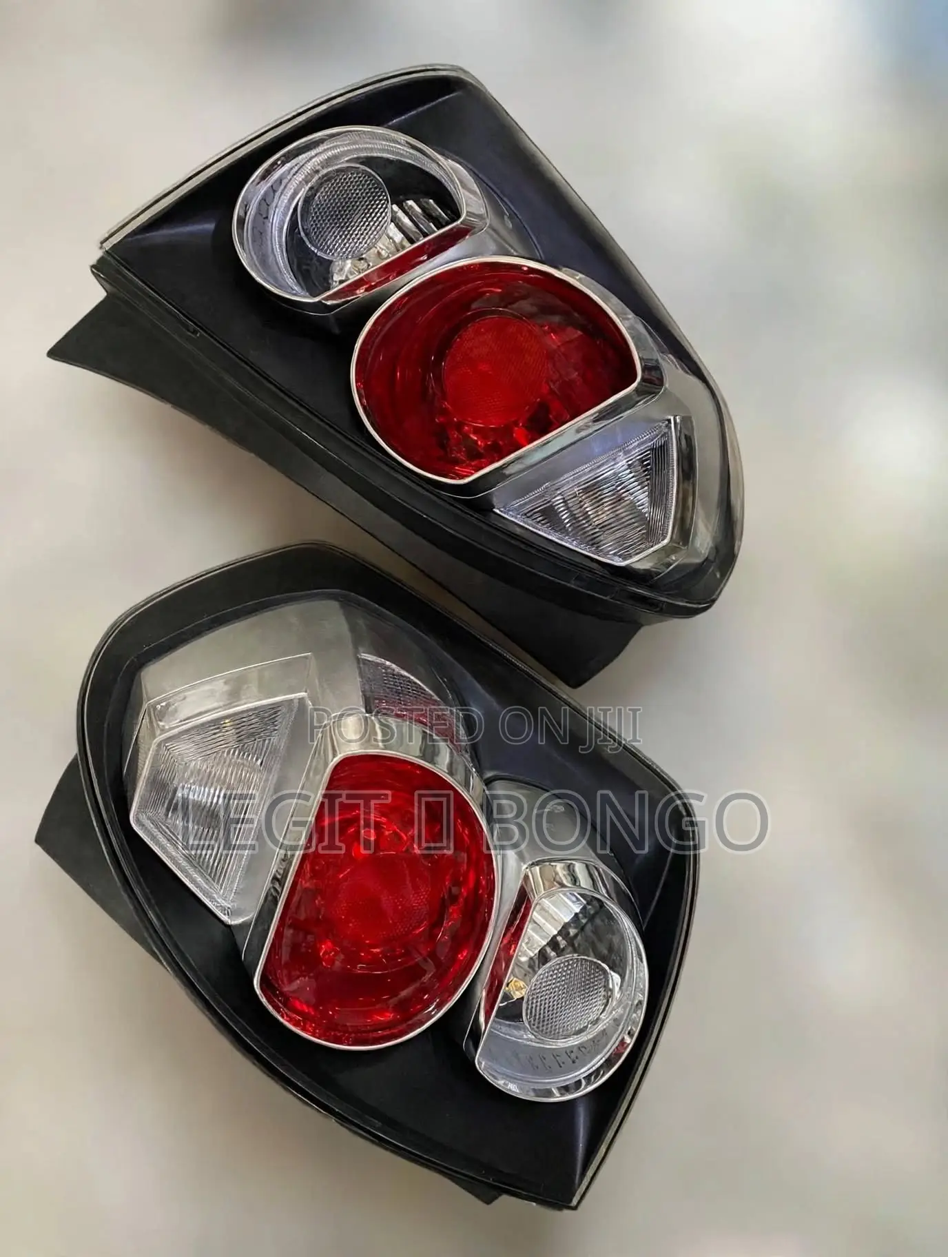 Pontiac Vibe 09 Tail Light