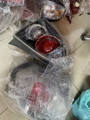 Pontiac Vibe 09 Tail Light