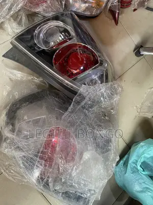 Pontiac Vibe 09 Tail Light