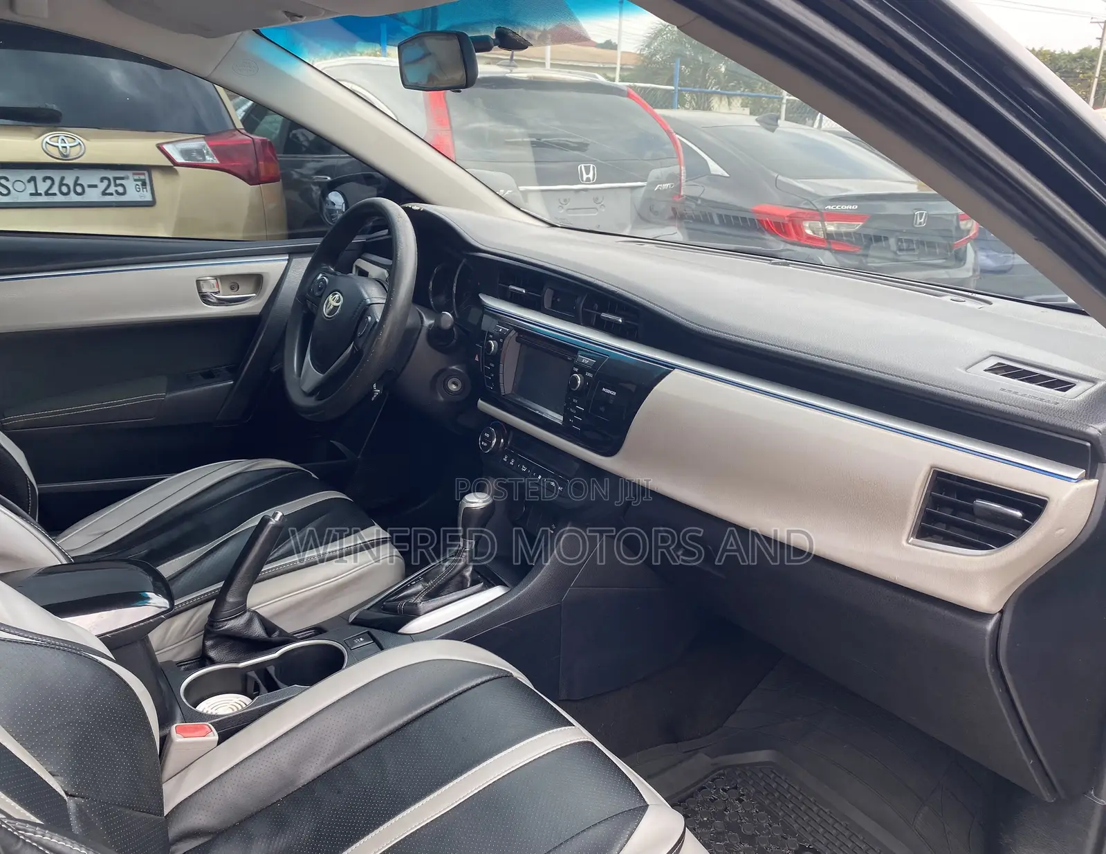 Toyota Corolla LE 4dr Sedan (1.8L 4cyl CVT) 2016 Black