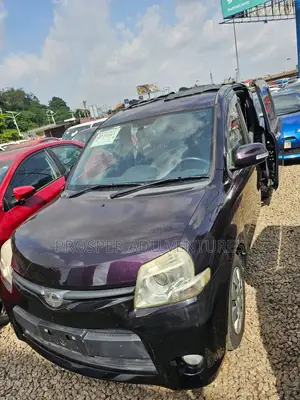 Toyota Sienta 1.5 FWD 2013