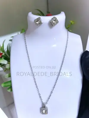 Jewelries and More