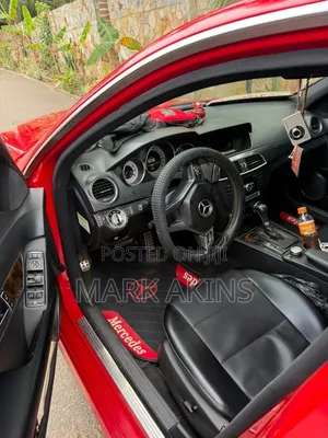 Mercedes-Benz C250 2014 Red