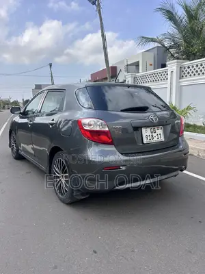 Toyota Matrix Hatchback FWD (1.8L 4cyl 5M) 2010 Gray