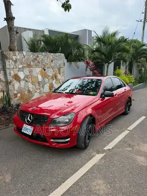 Mercedes-Benz C250 2014 Red