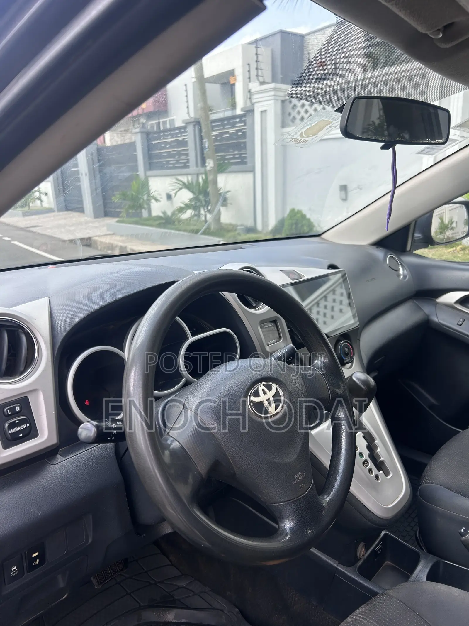 Toyota Matrix Hatchback FWD (1.8L 4cyl 5M) 2010 Gray