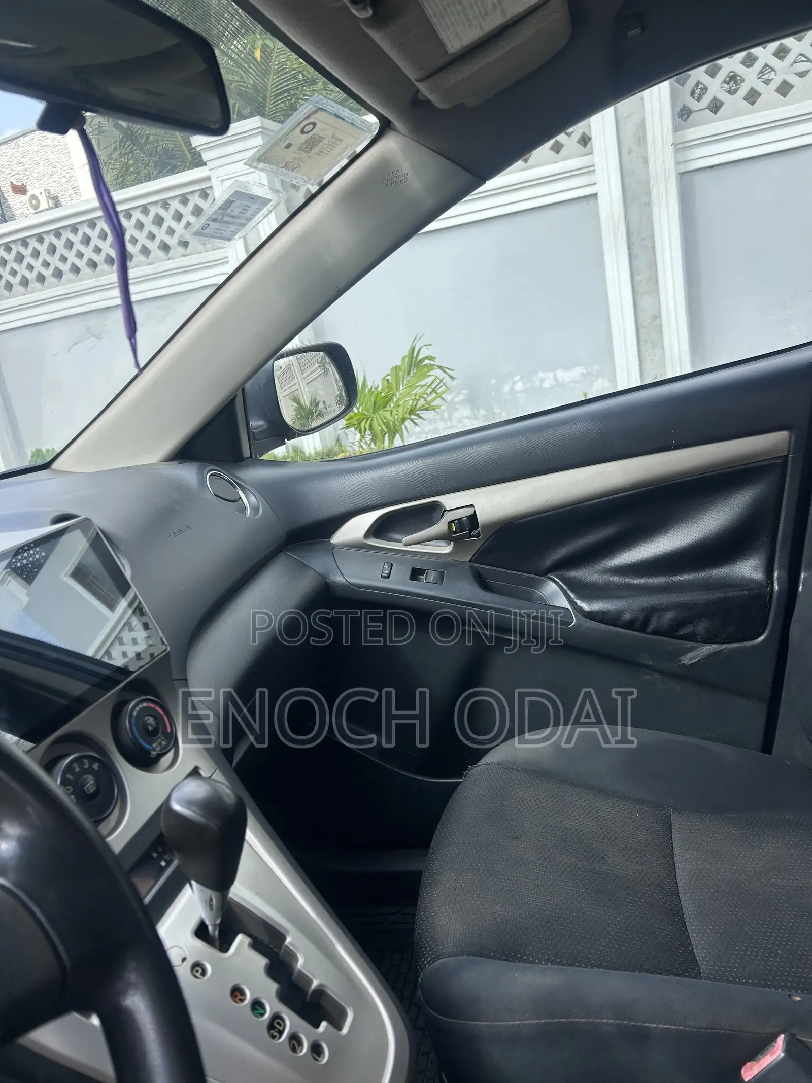Toyota Matrix Hatchback FWD (1.8L 4cyl 5M) 2010 Gray