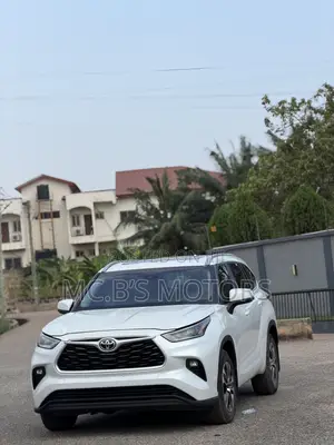 Toyota Highlander 2022 White