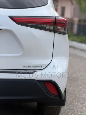 Toyota Highlander 2022 White