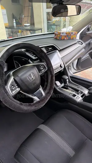 Honda Civic EX Hatchback 2020 White