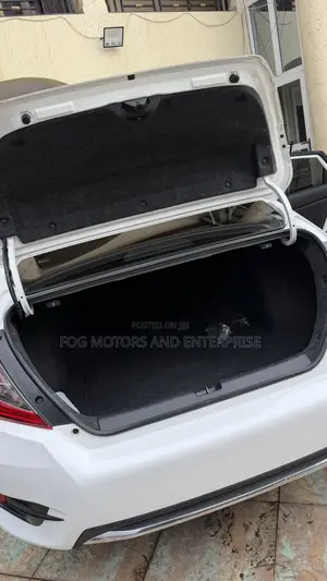 Honda Civic EX Hatchback 2020 White